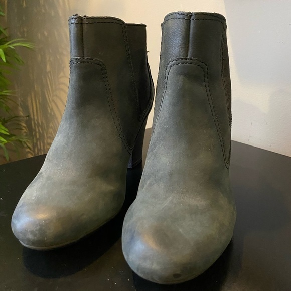 Clarks ankle boots - Picture 5 of 6